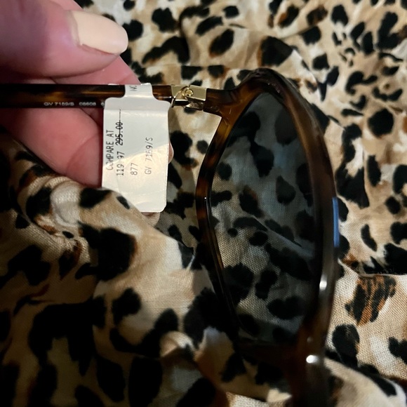 Givenchy authentic oversized sunglasses for women - Picture 5 of 12